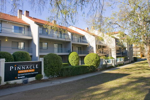 Pinnacle Apartments - Accommodation QLD 0