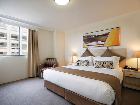 Oaks On Castlereagh - Accommodation QLD 2