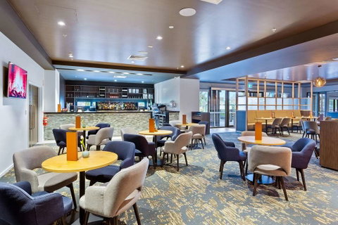 Quality Hotel Lakeside - Accommodation QLD 12