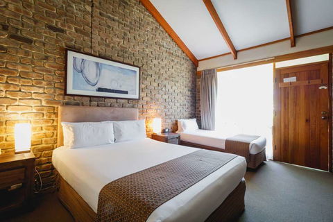 The Lodge By Haus - Accommodation QLD 3