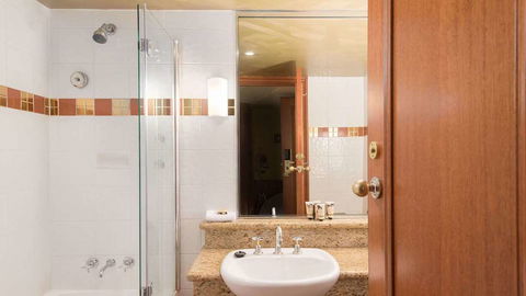 Country Club Tasmania - Accommodation QLD 3