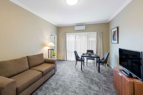 Kimberley Gardens Hotel, Serviced Apts - Accommodation QLD 9