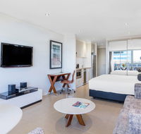 Meriton Suites Broadbeach - Accommodation QLD