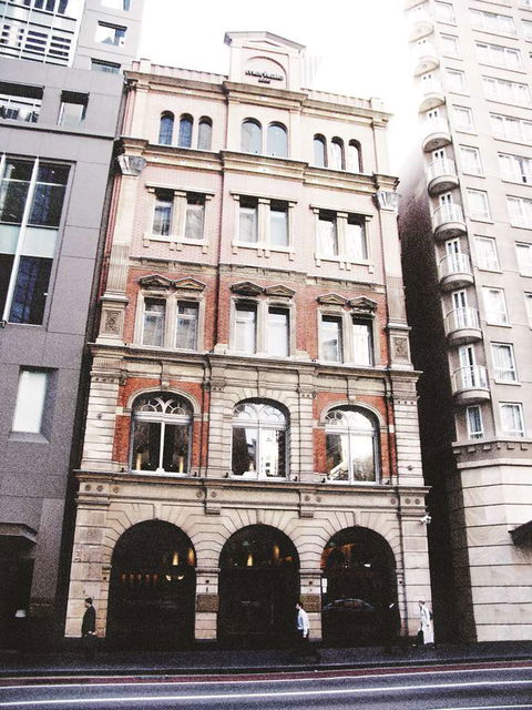 Establishment Hotel - Accommodation QLD 0