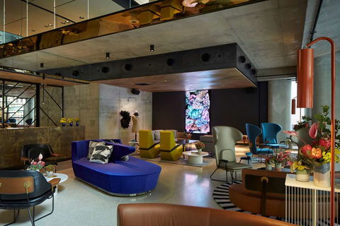QT Melbourne - Accommodation QLD 1