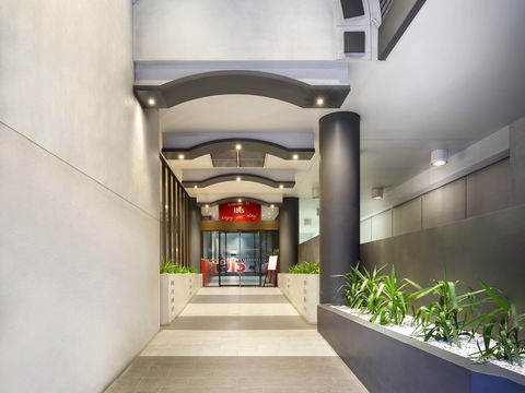 Ibis Hotel - Accommodation QLD 1