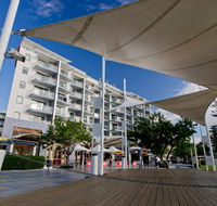 Oaks Waterfront Resort - Accommodation QLD