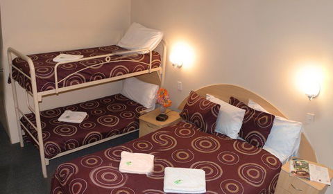 Arena Hotel - Accommodation QLD 2