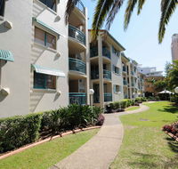 Aruba Beach Resort - Accommodation QLD