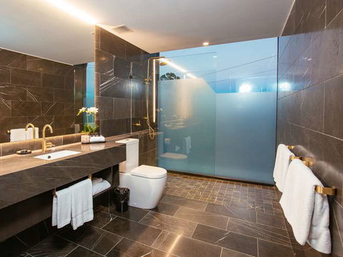 Eatons Hill Hotel - Accommodation QLD 2