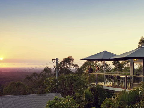 Mercure Clear Mountain Lodge - Accommodation QLD 1