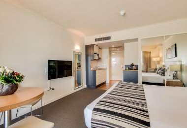 Central Cosmo Apartments - Accommodation QLD 2