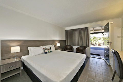Smart Motels Bert Hinkler - Accommodation QLD 1