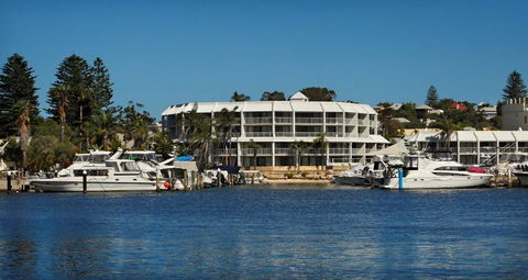 Pier 21 Apartment Hotel - Accommodation QLD 0