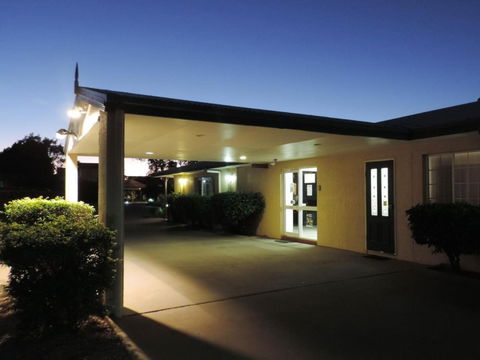 Outback Motel - Accommodation QLD 0