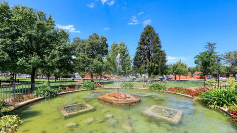 Bushmans Motor Inn - Accommodation QLD 2