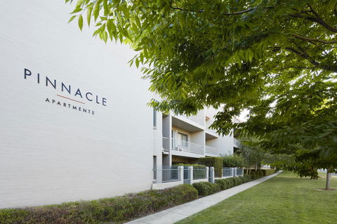 Pinnacle Apartments - Accommodation QLD 0