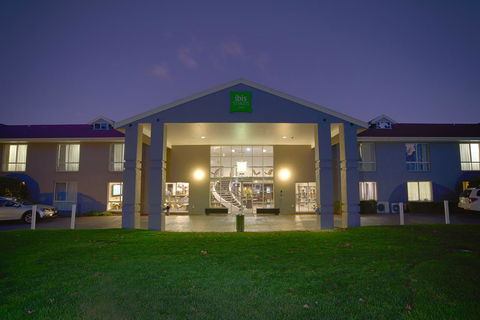 Ibis Styles Canberra - Accommodation QLD 5