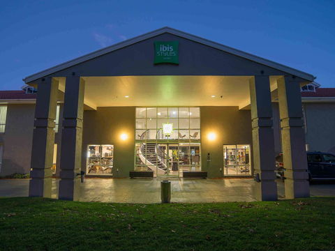 Ibis Styles Canberra - Accommodation QLD 0