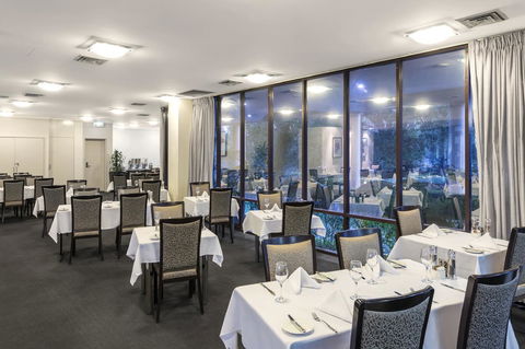 Garden City Hotel, Best Western Signature Collection - Accommodation QLD 7
