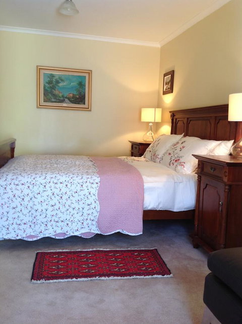 The Cook Cottage - Accommodation QLD 1