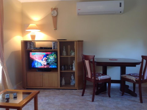 The Cook Cottage - Accommodation QLD 3