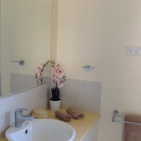 The Cook Cottage - Accommodation QLD 4