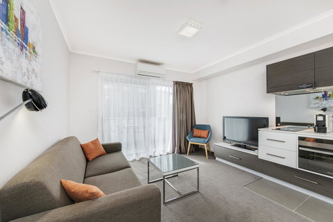 Abode Tuggeranong - Accommodation QLD 5