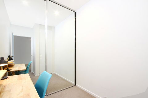 IQ Smart Apartments 704 Braddon ACT - Accommodation QLD 1