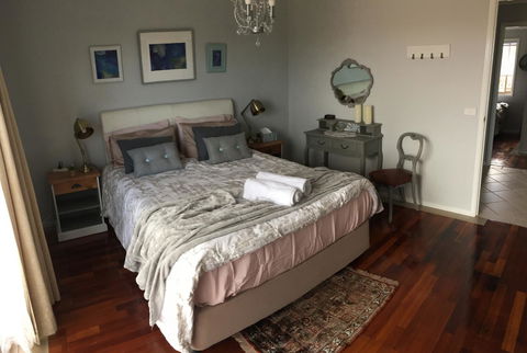 Finches Canberra - Accommodation QLD 12