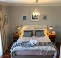 Finches Canberra - Accommodation QLD