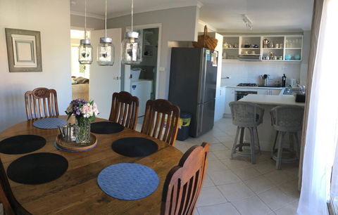 Finches Canberra - Accommodation QLD 18