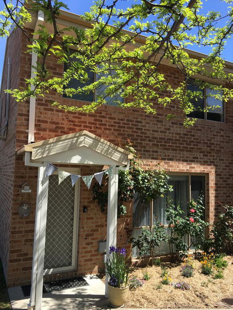 Finches Canberra - Accommodation QLD 9
