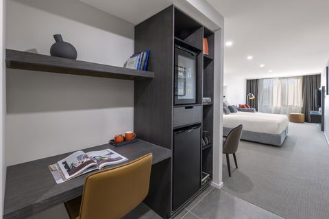 Deco Hotel Canberra - Accommodation QLD 7