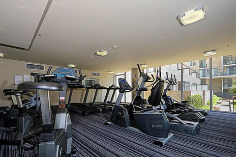 Spacious 1BR Stylish New Acton Apartment +Parking - Accommodation QLD 19