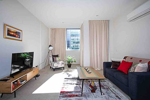 Spacious 1BR Stylish New Acton Apartment +Parking - Accommodation QLD 20