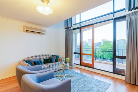 ALLARA CANBERRA - Accommodation QLD 0