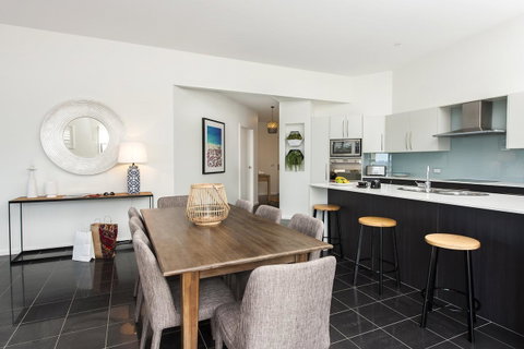 Mollymook Beachfront Penthouse 9 - Accommodation QLD 5