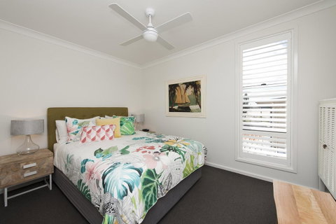 Mollymook Beachfront Penthouse 9 - Accommodation QLD 2