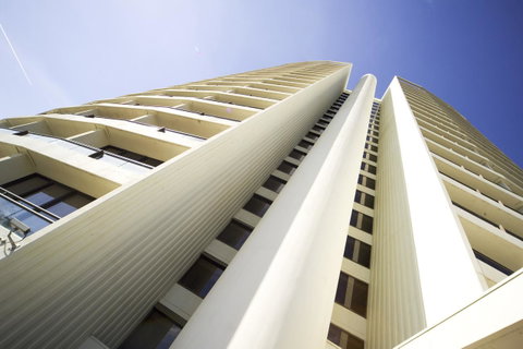 BreakFree Capital Tower Apartments - Accommodation QLD 5
