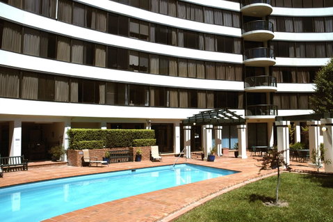 BreakFree Capital Tower Apartments - Accommodation QLD 7