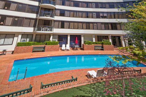 BreakFree Capital Tower Apartments - Accommodation QLD 3