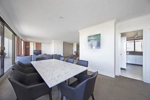 BreakFree Capital Tower Apartments - Accommodation QLD 32