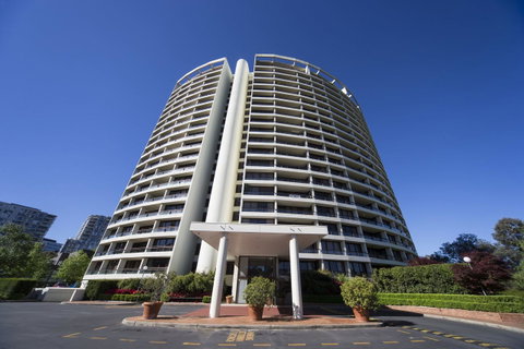 BreakFree Capital Tower Apartments - Accommodation QLD 0