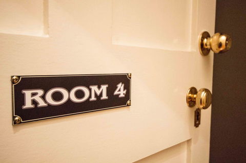 Wellington Courthouse - Accommodation QLD 13