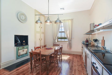 Wellington Courthouse - Accommodation QLD 23