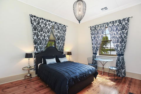 Wellington Courthouse - Accommodation QLD 2