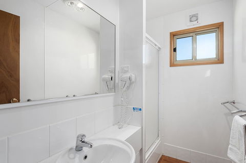 Port Broughton Tourist Park - Accommodation QLD 22