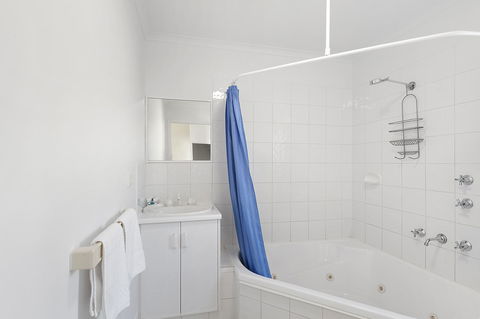 Port Broughton Tourist Park - Accommodation QLD 43