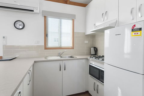 Port Broughton Tourist Park - Accommodation QLD 18